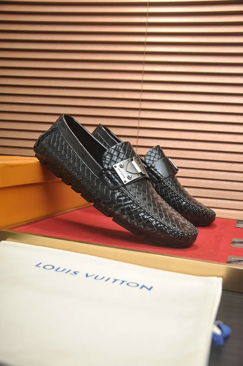 Men's men's shoes💰460💶 [LV Doudou shoes] (water-dyed cowhide lining) new model is on the market, available on the official website. The new Doudou shoes are processed into single-color materials, and the uppers are made of imported woven cowhide material. The body of the shoe is fully hemmed with mark thread, and is lined with imported original cowhide leather. The elegant shoe shape is super suitable for all-matching, and the size is 38-44.